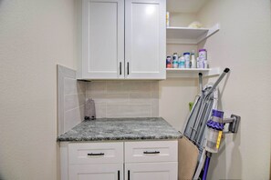 House (2 Bedrooms) | Interior - Convenient Longmont Home w/ Hot Tub & Sauna! (Longmont)