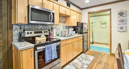 Coos Bay Cottage w/ Fireplace & BBQ Patio!