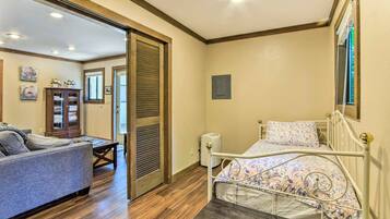 Cottage (2 Bedrooms) | Interior