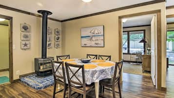 Cottage (2 Bedrooms) | Front of property