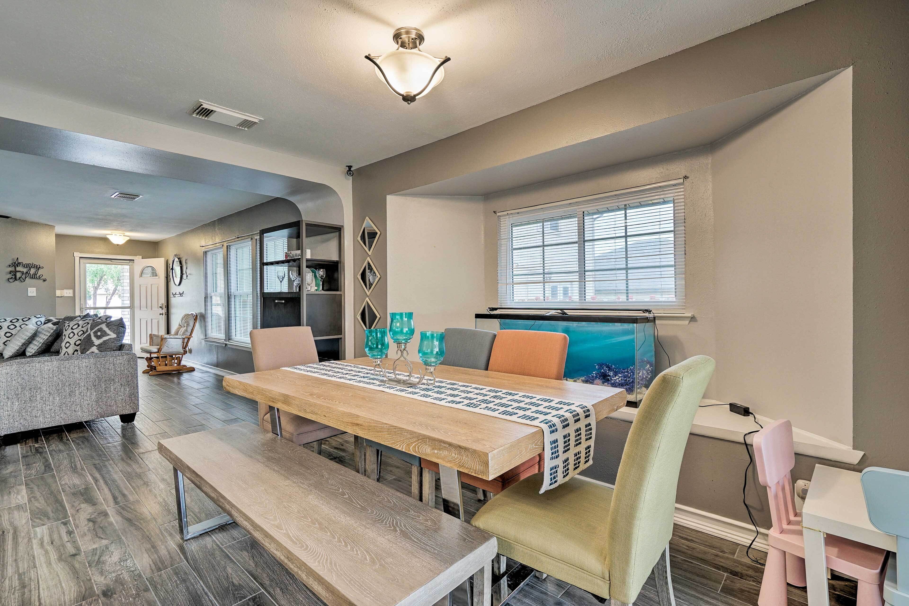 Dog-friendly Texas Retreat w/ Hot Tub, Patio & Bar