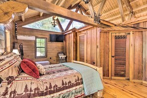 House (3 Bedrooms) | Interior - Countryside Cabin Retreat w/ Outdoor Kitchen! (Rienzi)