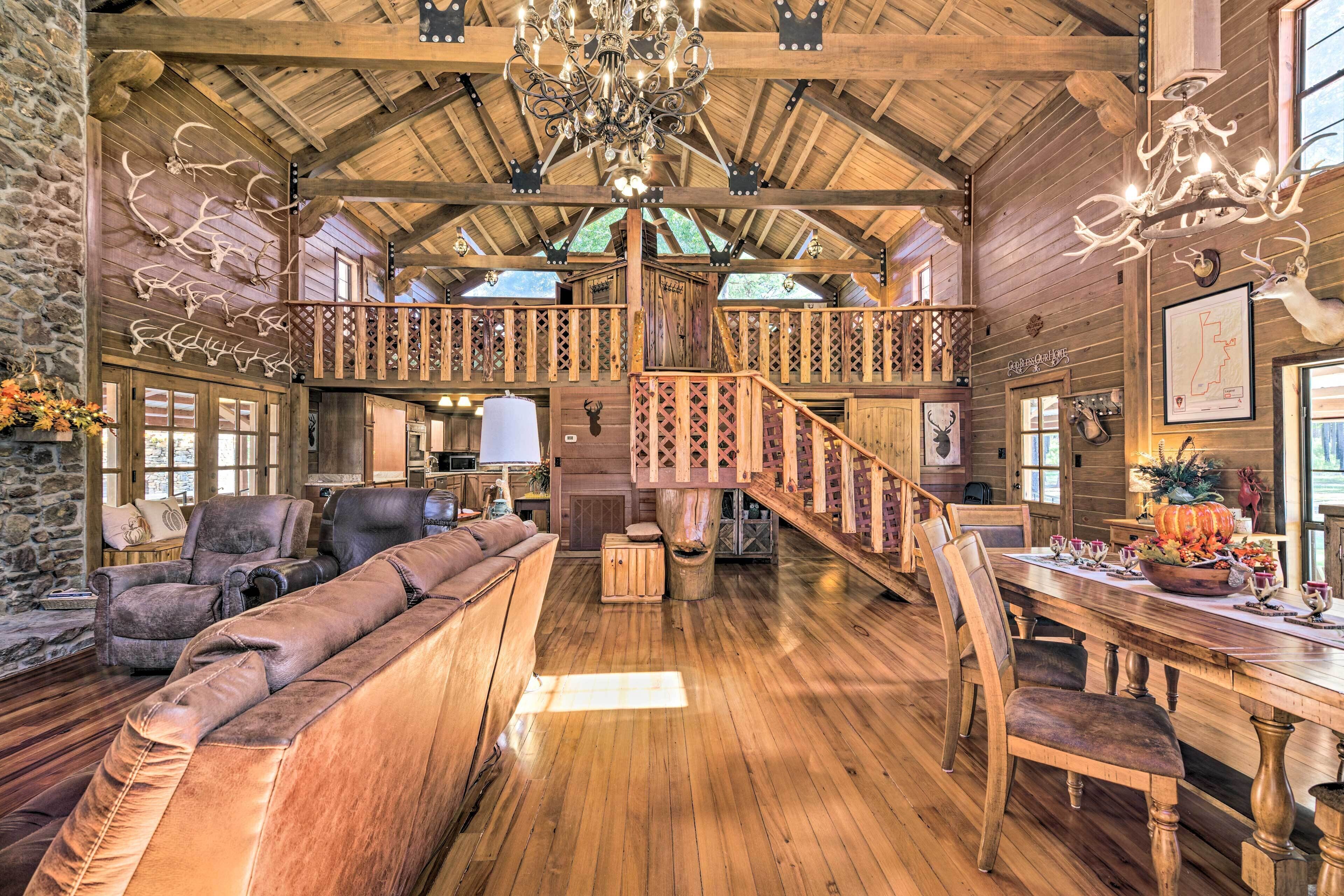 Countryside Cabin Retreat w/ Outdoor Kitchen!