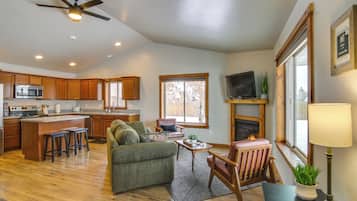 Apartment (2 Bedrooms) | Front of property
