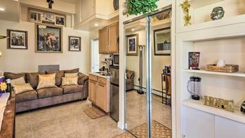 Apartment (0 Bedroom) | Interior