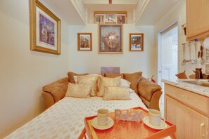 Interior - Cozy & Convenient Elmont Retreat w/ Patio! (Elmont)
