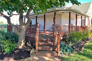 Cottage (2 Bedrooms) | Interior