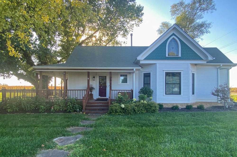 Countryside Cottage w/ Large Yard Near Topeka