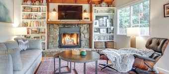 'le-petit Chalet' w/ Fire Pit ~ 15 Mi to Asheville