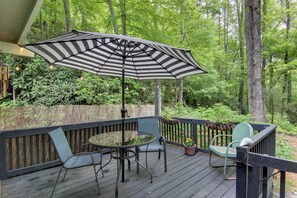 Cottage (1 Bedroom) | Interior - 'le-petit Chalet' w/ Fire Pit ~ 15 Mi to Asheville (Black Mountain)