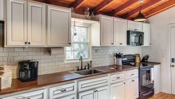 Cottage (1 Bedroom) | Interior