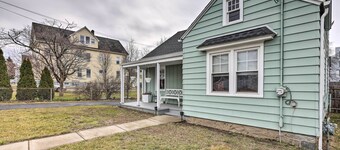 Bridgeport Vacation Rental - Walk to Beach!