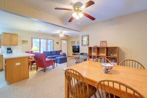 Cottage (3 Bedrooms) | Interior - Cozy Cottage w/ Sunroom - Walk to Higgins Lake! (Roscommon)