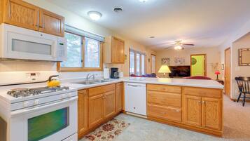 Cottage (3 Bedrooms) | Interior