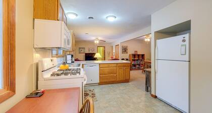 Cozy Cottage w/ Sunroom - Walk to Higgins Lake!