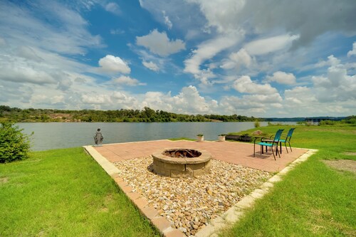 Cozy Casita & Cabana on Lake Marble Falls!