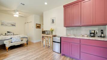 Apartment (0 Bedroom) | Interior