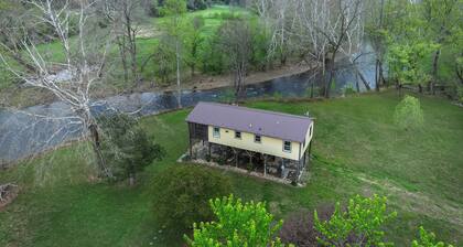 Fire Pit + Patio: Creekside Cabin in Eagle Rock!