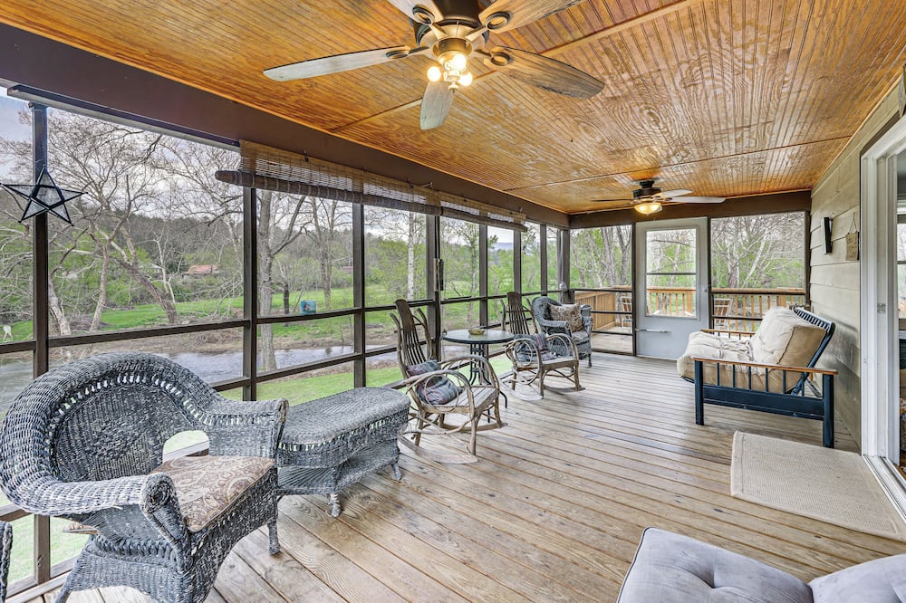Fire Pit + Patio: Creekside Cabin in Eagle Rock! - Covington