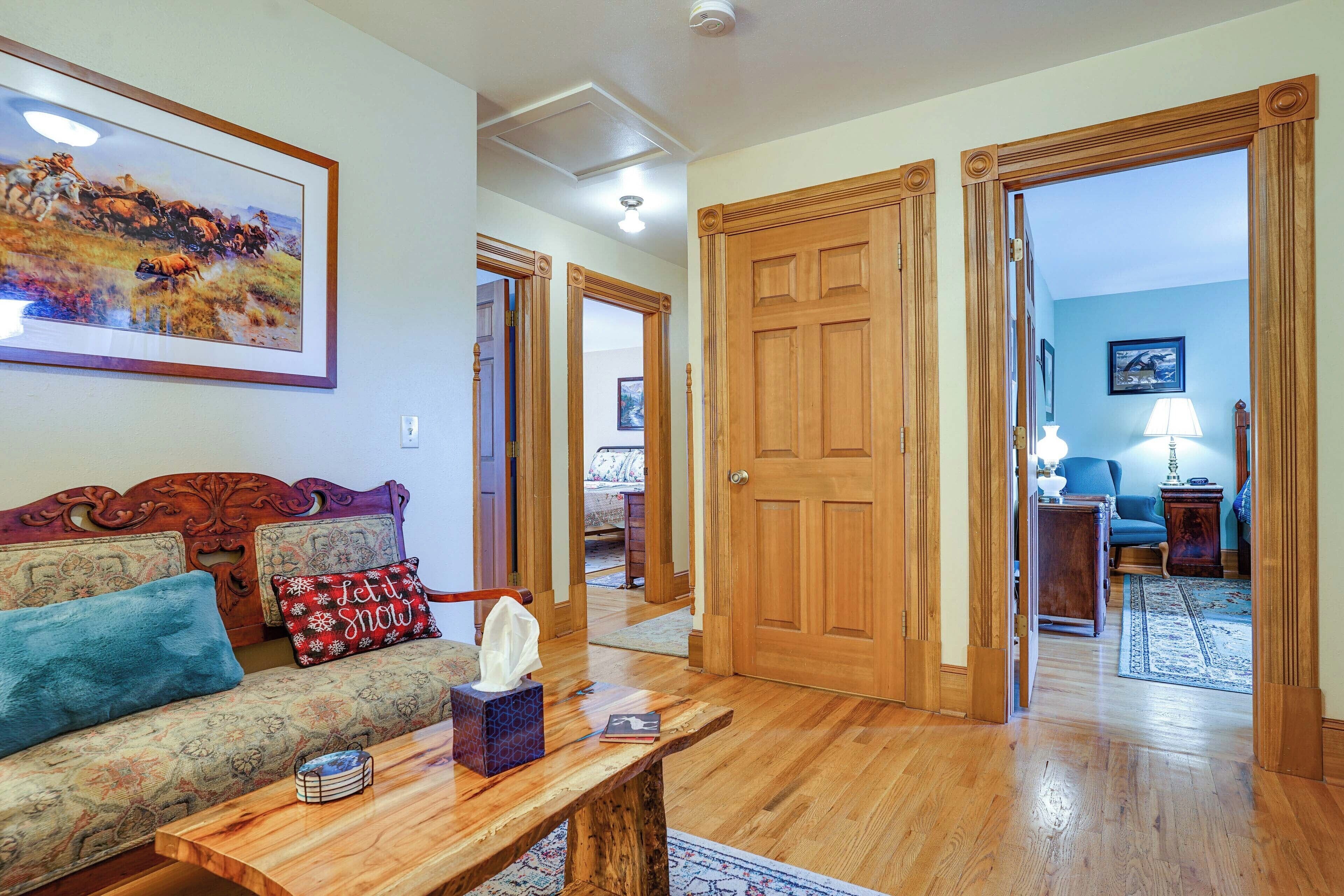 'dragons Roost' Cabin w/ Sangre de Cristo Views!