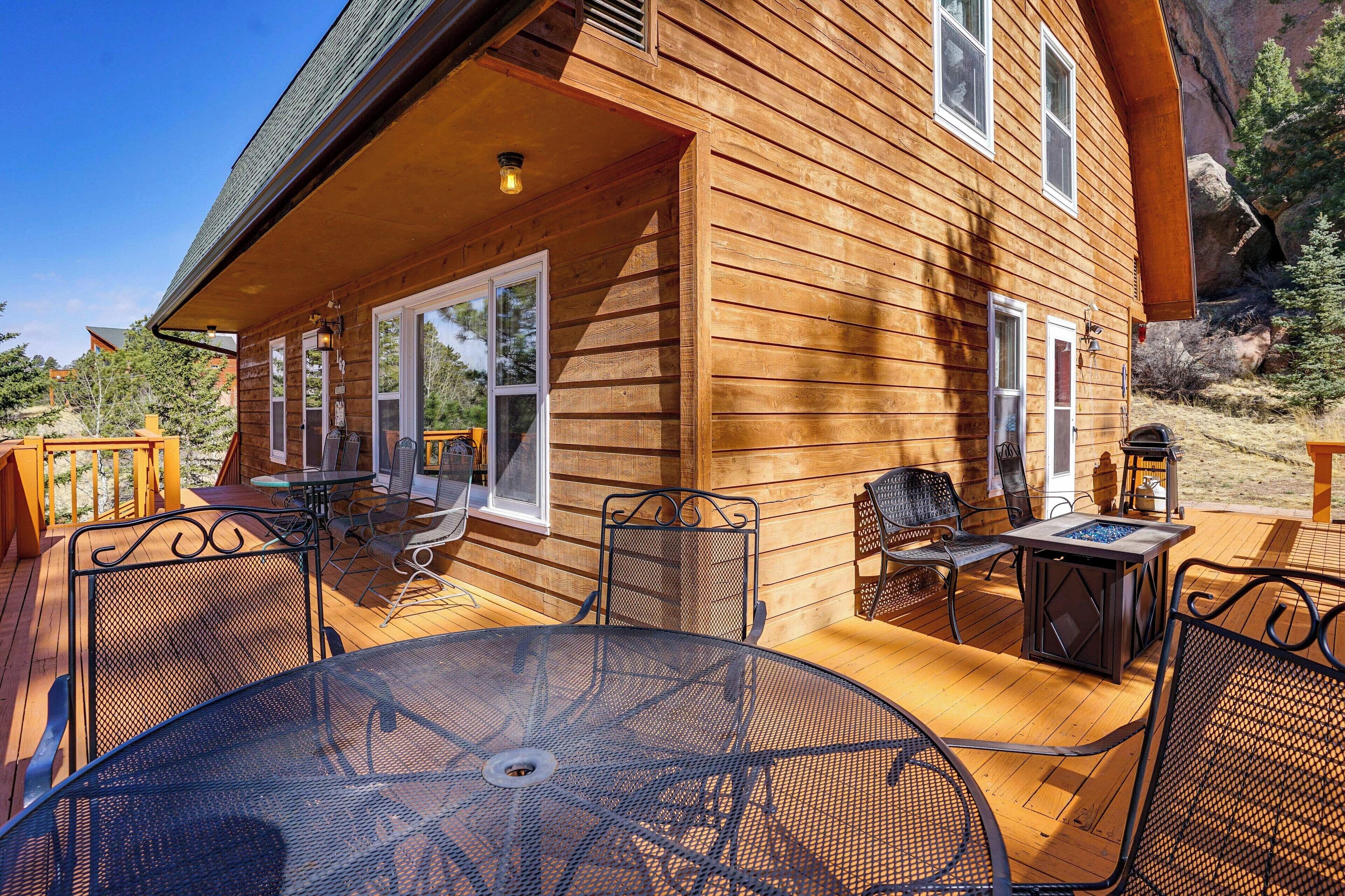 'dragons Roost' Cabin w/ Sangre de Cristo Views!