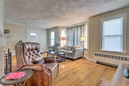 Cozy Middletown Home Near Beaches + Newport!