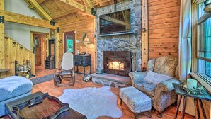 Interior - Game Room & Hot Tub: Pet-friendly Mount Snow Gem (West Dover)