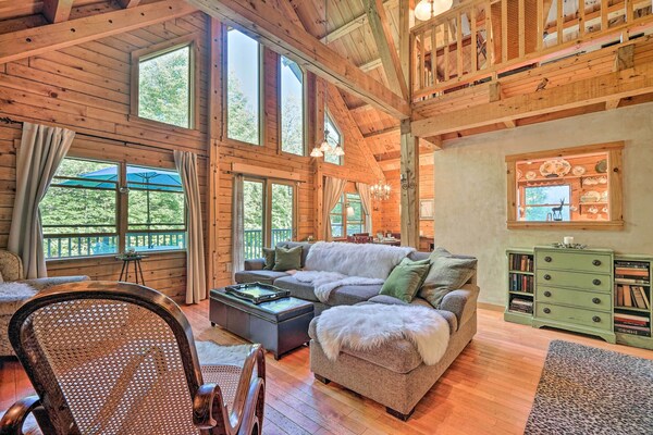 Game Room & Hot Tub: Pet-friendly Mount Snow Gem - Vermont