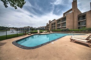 Apartment (2 Bedrooms) | Interior - Dreamy Lake Conroe Escape: Boat, Golf, and Swim! (Montgomery)