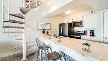 Apartment (2 Bedrooms) | Bahagian dalam