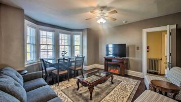 Apartment (2 Bedrooms) | Front of property