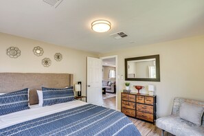 House (2 Bedrooms) | Interior - Escondido Vineyard Estate: Walk to Wineries! (Escondido)