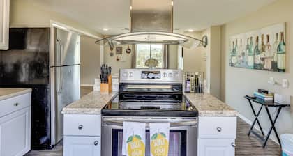 Escondido Vineyard Estate: Walk to Wineries!
