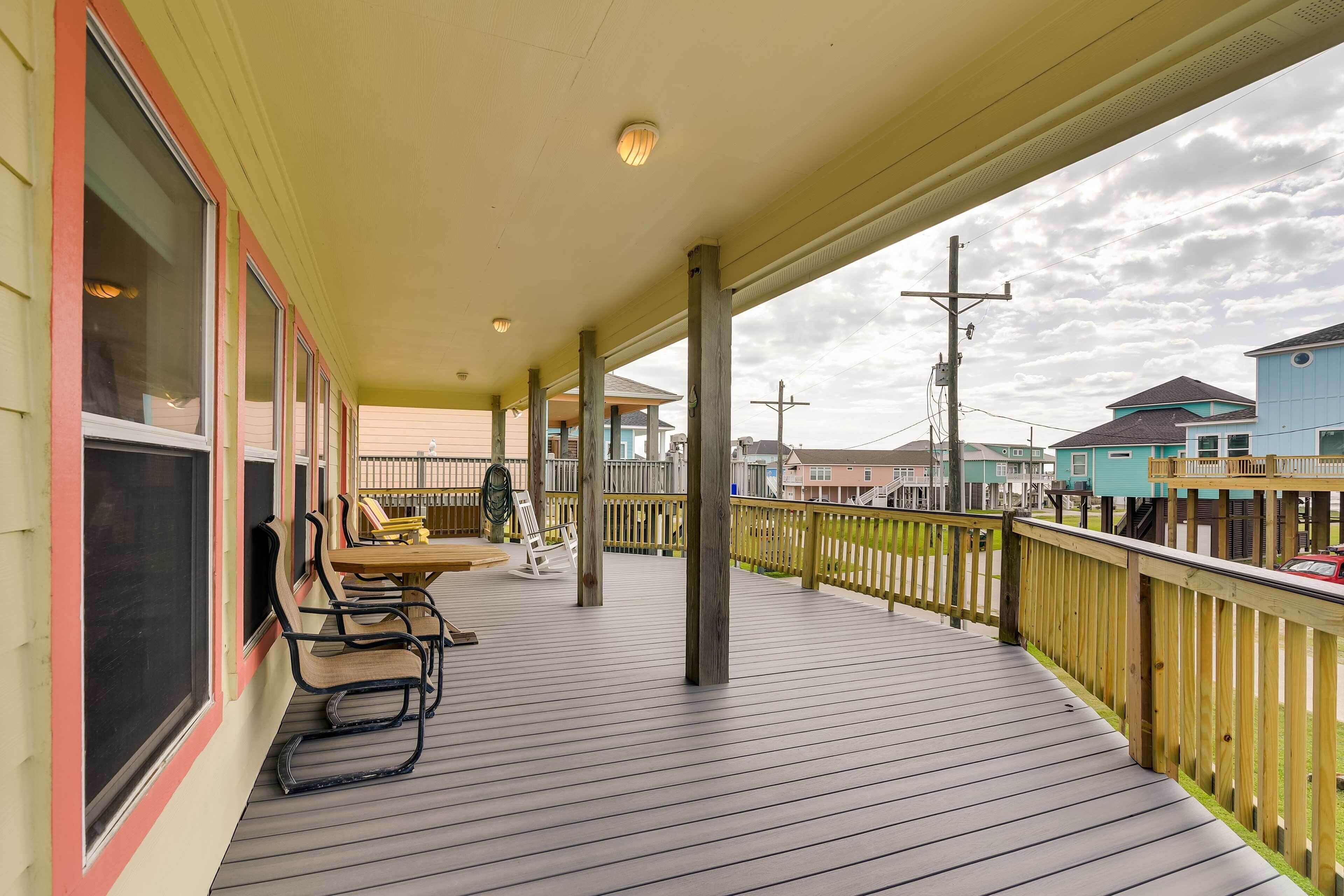 Crystal Beach Vacation Rental: Walk to Beach