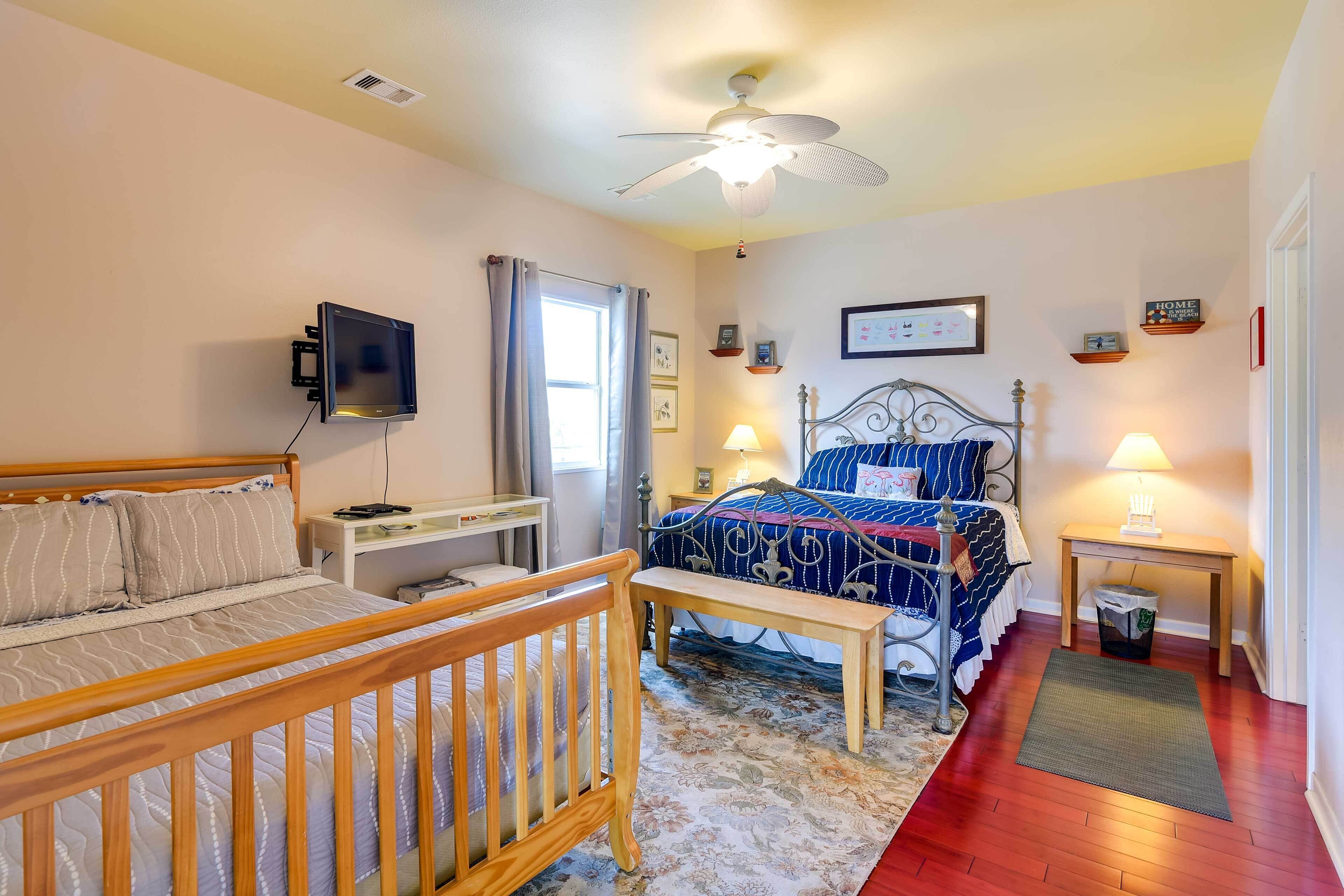 Crystal Beach Vacation Rental: Walk to Beach