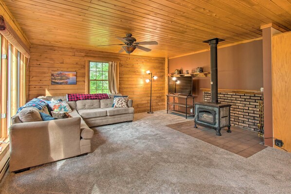 House (2 Bedrooms) | Interior