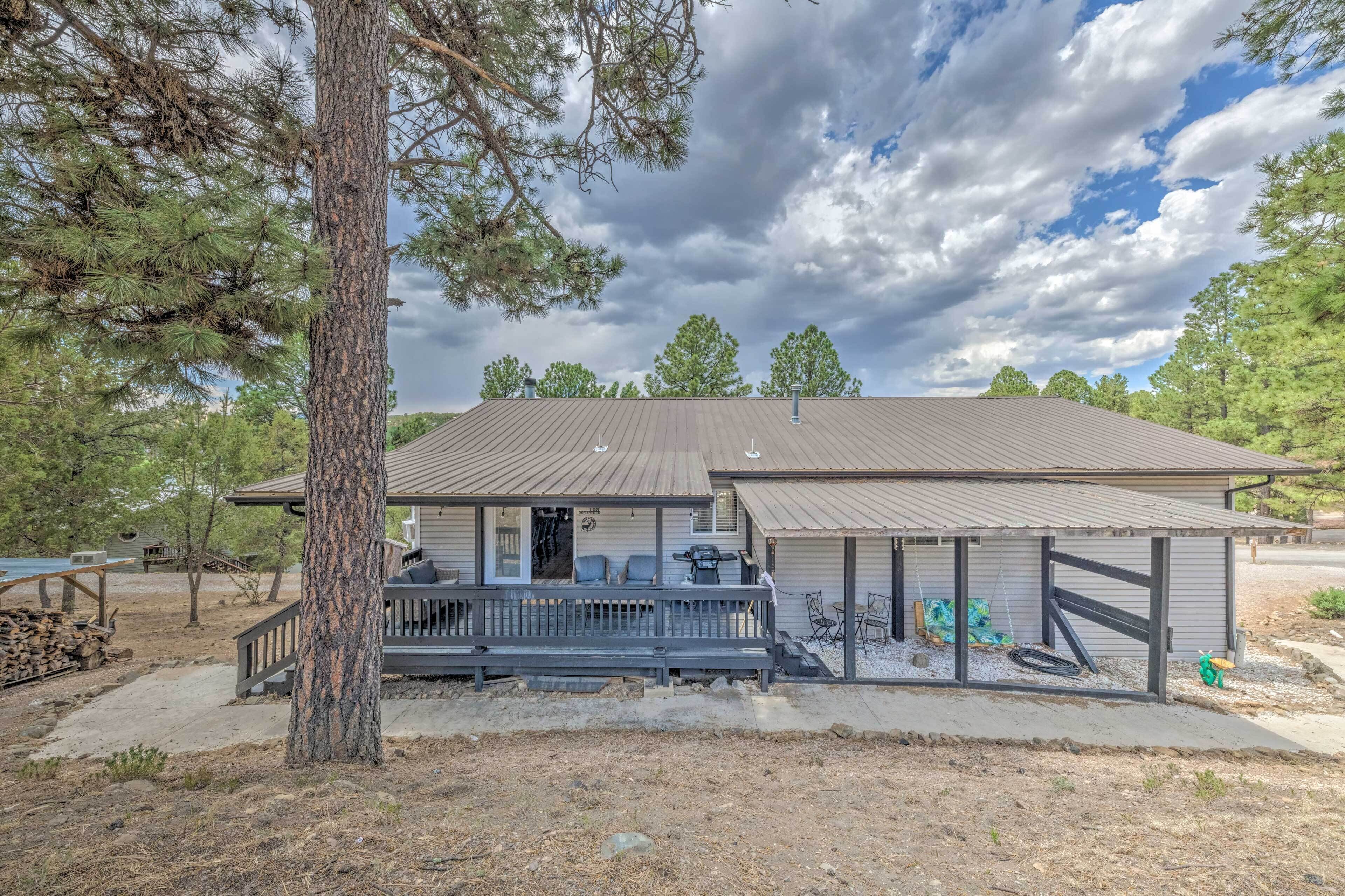 Family-friendly Ruidoso Home w/ Deck + Grill!