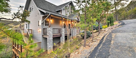 House (5 Bedrooms) | Interior