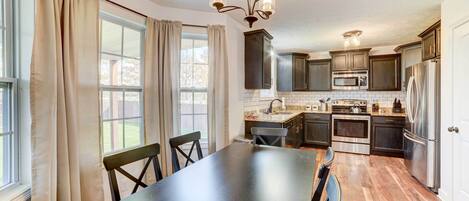 House (3 Bedrooms) | Interior