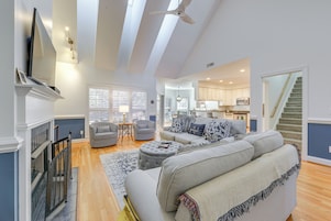 House (4 Bedrooms) | Front of property