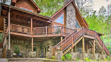 House (5 Bedrooms) | Front of property