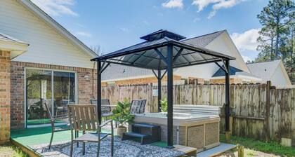 Orange Beach Home w/ Hot Tub < 2 Mi to The Wharf
