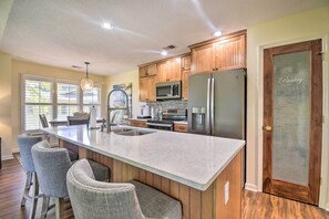 Apartment (2 Bedrooms) | Interior - Sea Trail Resort Villas Condo w/ Community Perks! (Sunset Beach)