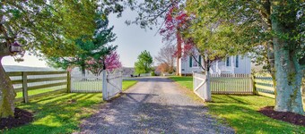 Idyllic Appomattox Home w/ Porch & Rocking Chairs!