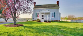 Idyllic Appomattox Home w/ Porch & Rocking Chairs!