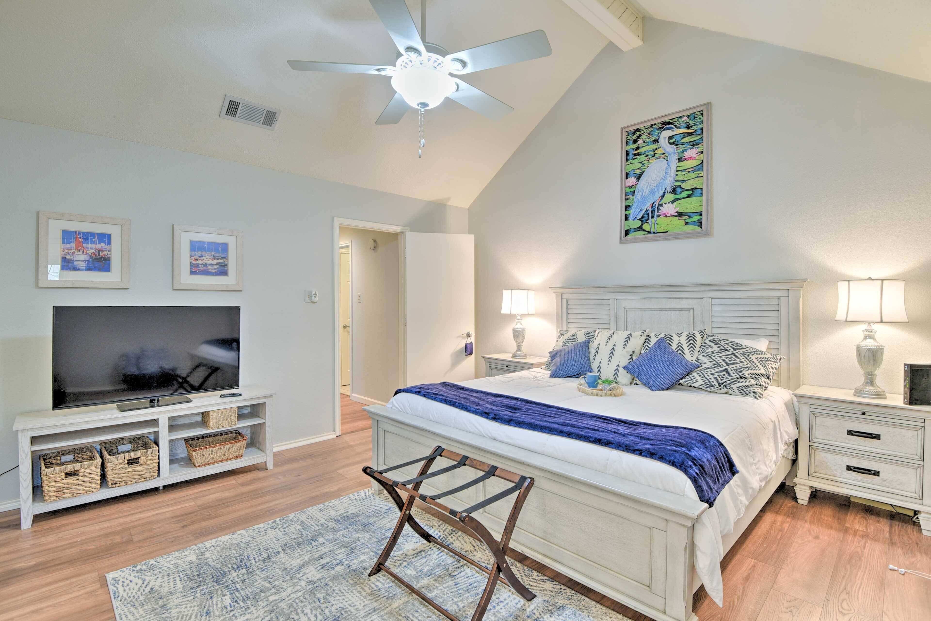 Lakefront Granbury Getaway: Boat, Swim & Fish