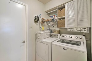 House (3 Bedrooms) | Interior - Lakefront Granbury Getaway: Boat, Swim & Fish (Granbury)