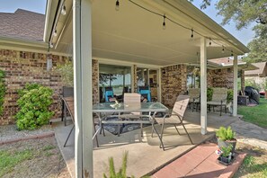 House (3 Bedrooms) | Interior - Lakefront Granbury Getaway: Boat, Swim & Fish (Granbury)