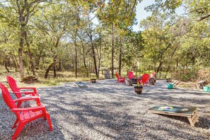 House (2 Bedrooms) | Interior - 1 Mi to Park & Boat Ramp! Lake Texoma Retreat (Pottsboro)