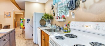 Lake Texoma Cabin - 1 Mi to Park & Boat Ramp!